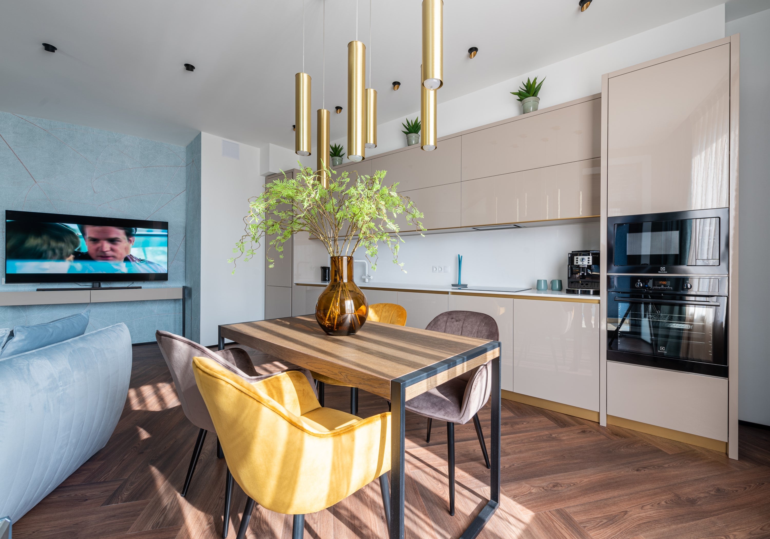 Unleash Your Inner Designer: Transform Your Home with These Decor Trends!